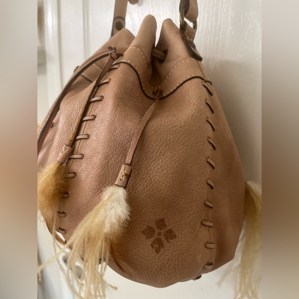SOLD Patricia Nash Picerno Drawstring Boho Crossbody Shoulder Bag Beige Feathers - Picture 2 of 13
